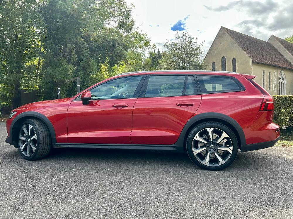 Used Volvo V60 Cross Country YM23KNX 13