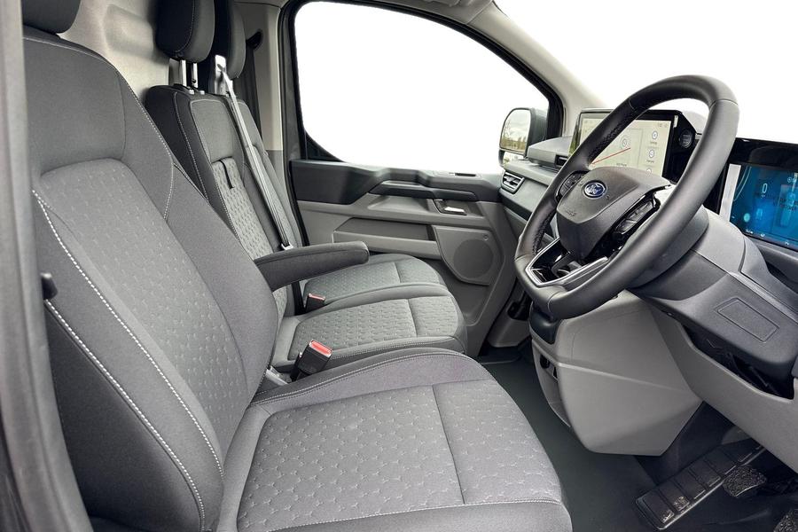 Ford TRANSIT CUSTOM Photo fabb9942-c662-4359-bbc9-c2d7734ecb08.jpg
