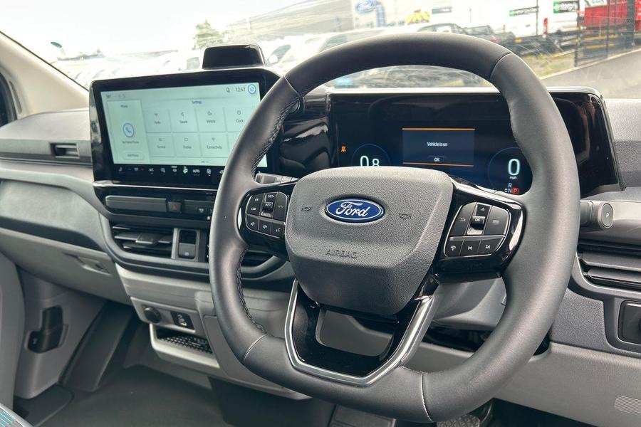 Ford TRANSIT CUSTOM Photo fabeec81-d352-4b2b-ad18-72b9ba22f696.jpg