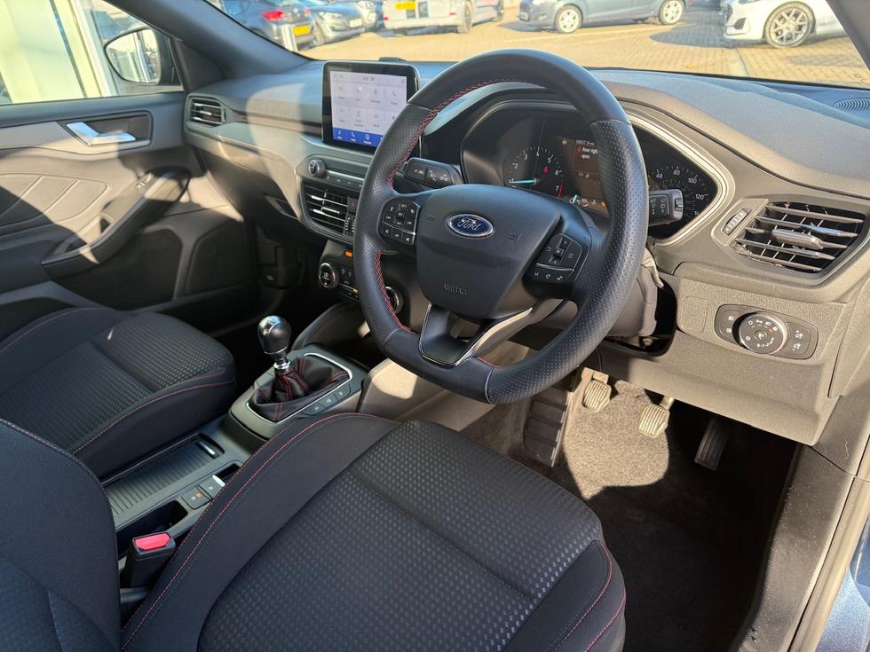 Ford Focus Photo fac0a2ab-e327-4cfa-8d07-4baf9580a319.jpg