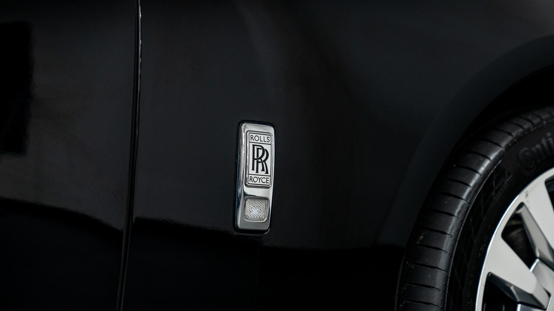 Rolls-Royce Phantom Photo face7c99-cc2e-4c67-83a2-3f5ba24597c8.jpg