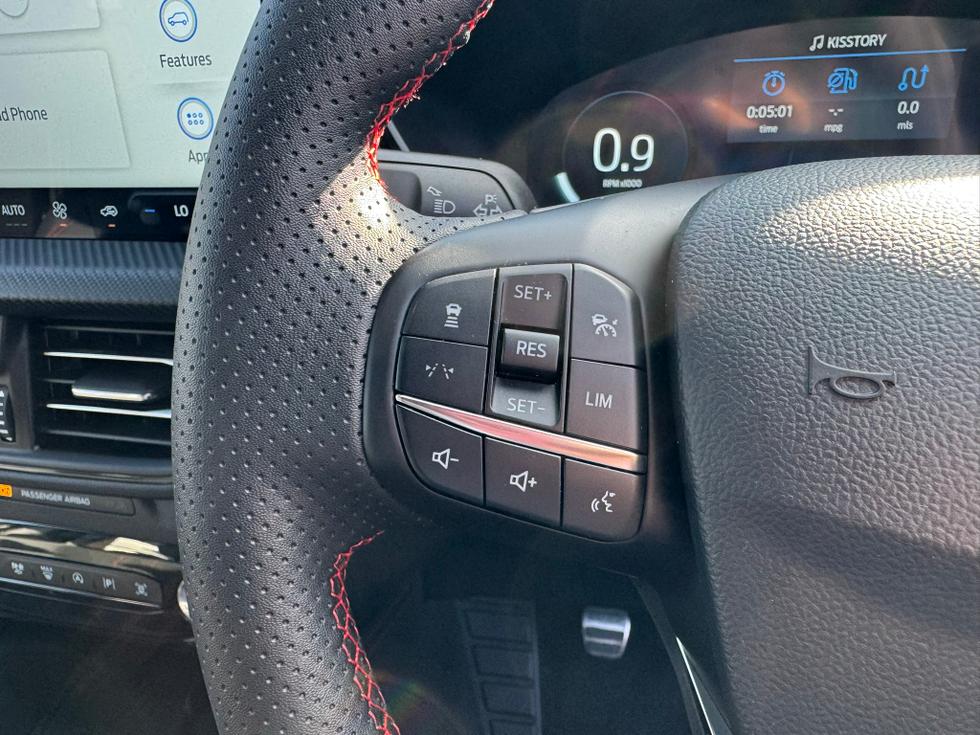 Ford Kuga Photo fad9c8fc-0a87-43e3-b85d-4d2609c4ed44.JPEG