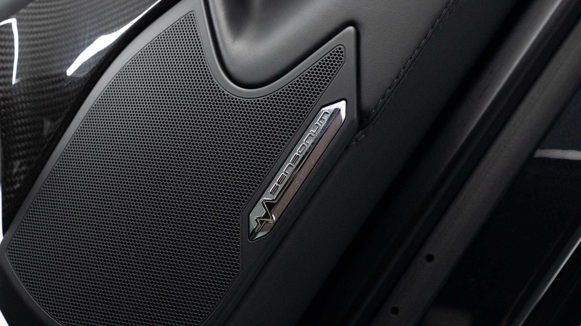 LAMBORGHINI Aventador Photo fadff5f0-daa2-4a3f-9f7e-49d41270fb6a.jpg