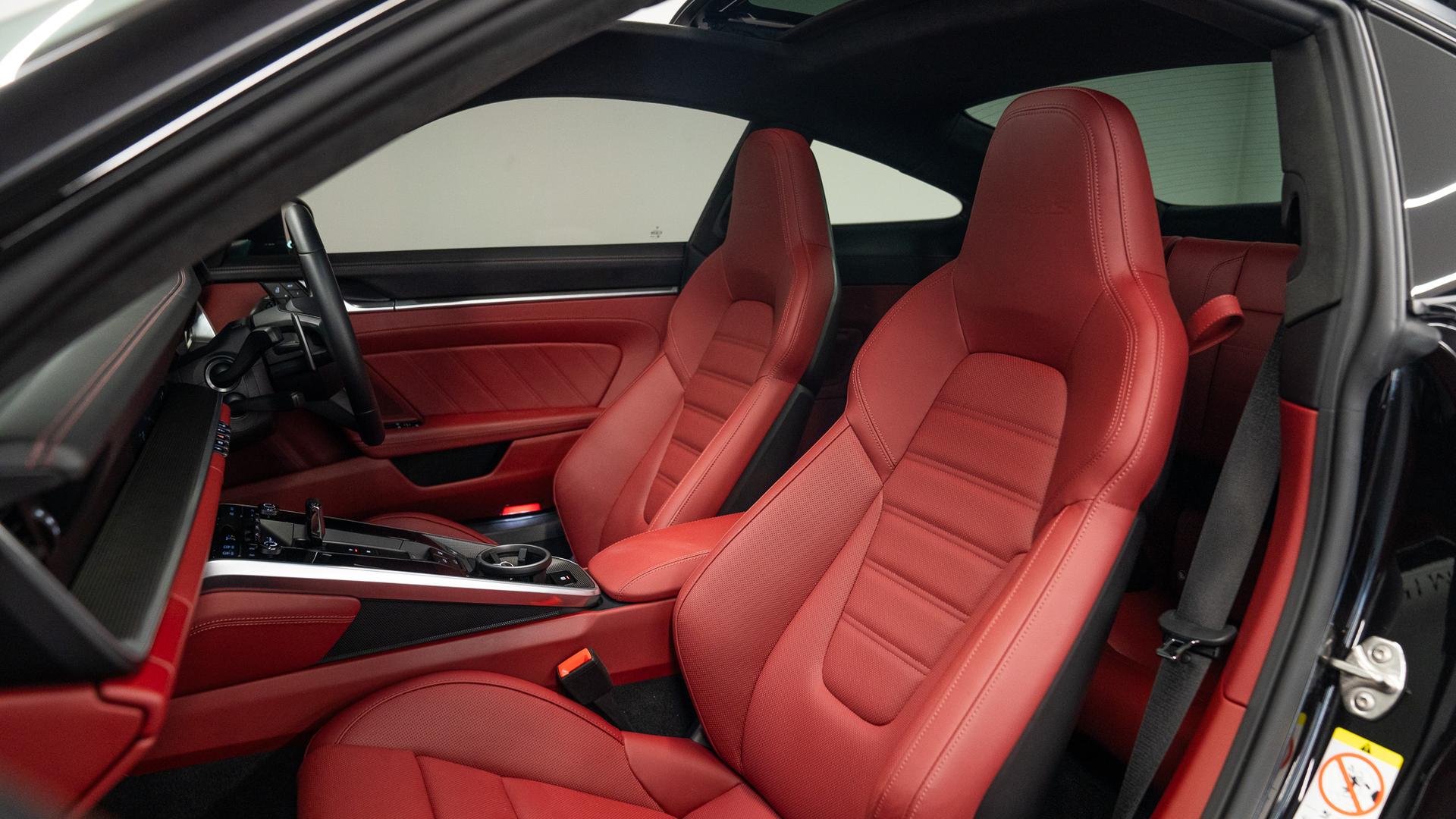 Porsche 911 Photo fae51662-d464-4af0-9345-72b0e6ed5e8f.jpg