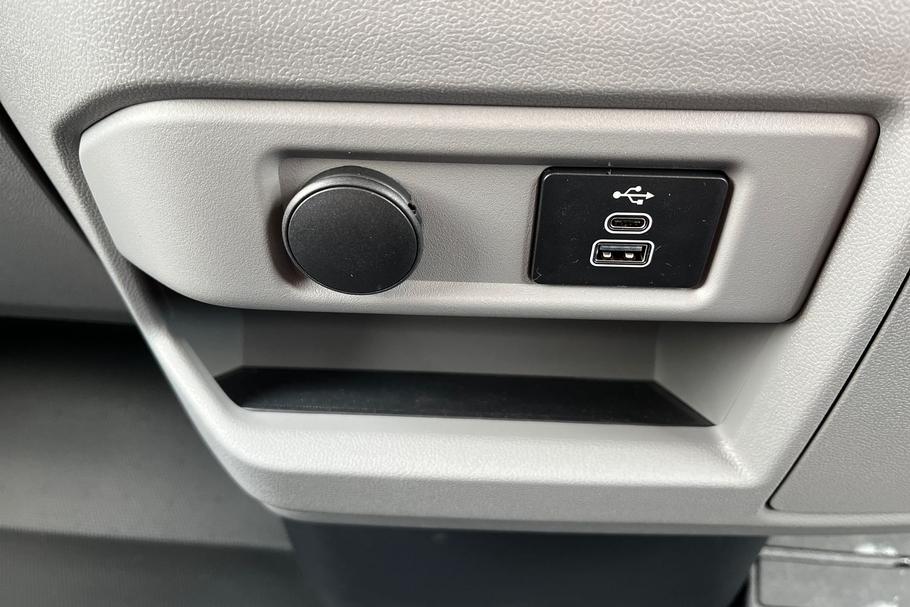 Used Ford E-TRANSIT CUSTOM CUSTOMBEV01 17