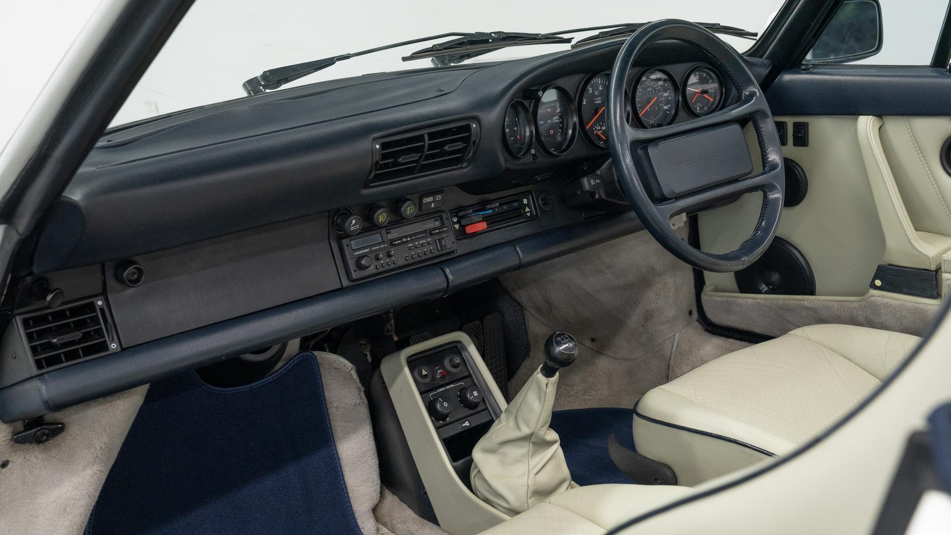 Porsche 911 Photo faf9e4f8-91d8-44ac-9717-2d742019b6d2.jpg