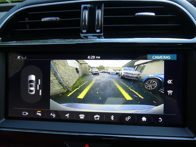 Jaguar XE Photo fb071ad3-20b7-4de5-bf42-ec060f6d6c03.jpg