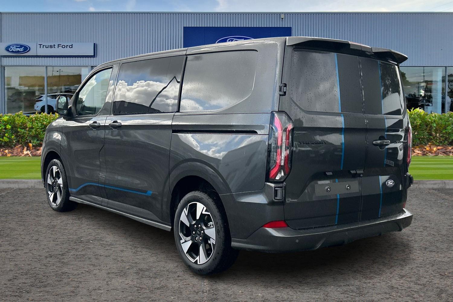 Ford TRANSIT CUSTOM Photo 1