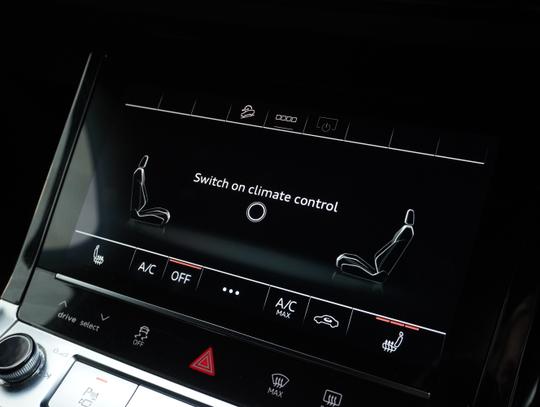 Audi e-tron Photo fb0dd7d1-b077-4eb6-ac44-fc5f6569d1b0.jpg