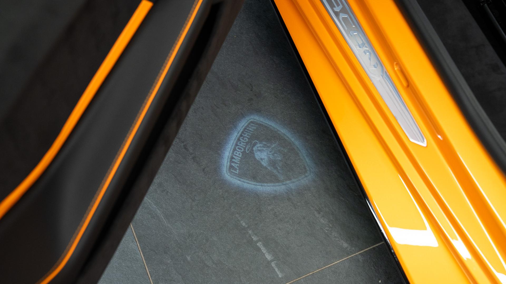 LAMBORGHINI Huracan Photo fb1b5419-5447-41c9-985a-b15f94581542.jpg