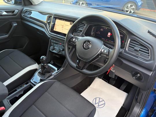 Volkswagen T-Roc Photo fb32fdcb-98d8-4a3d-b428-b33cb46e098a.jpeg