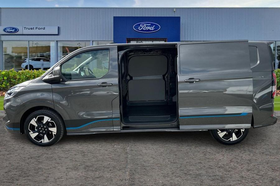 Ford TRANSIT CUSTOM Photo fb35dd4a-f8ac-4829-b9f8-e587ba243e39.jpg