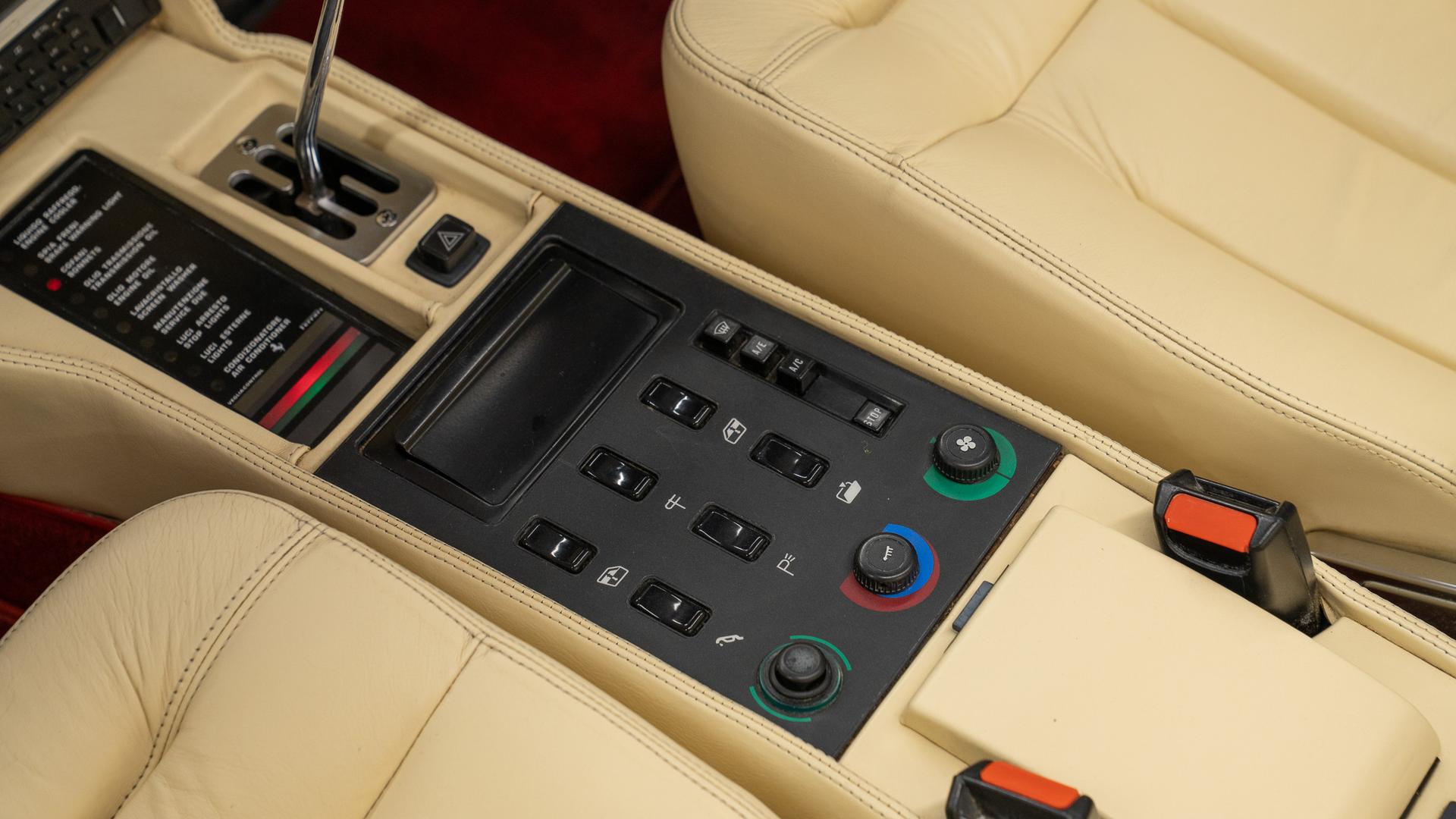 Ferrari Mondial 3.2 Cabriolet Photo fb3dd8c7-0cc6-4471-9309-e3b5ea001b1f.jpg