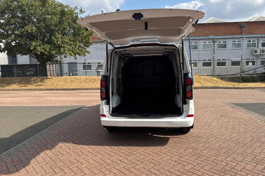 Ford TRANSIT CUSTOM Photo fb59c438-5e00-45a1-a95a-1c06e633b4d4.jpg