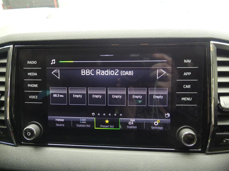 Skoda Karoq Photo fb5f240b-fe75-4fd9-9800-c6e02808a638.jpg
