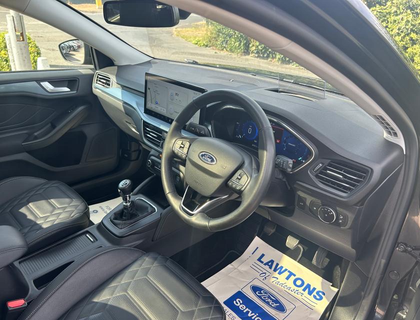 Ford Focus Photo fb5fed15-d1cf-4638-80f5-830d0e5d2fde.jpg