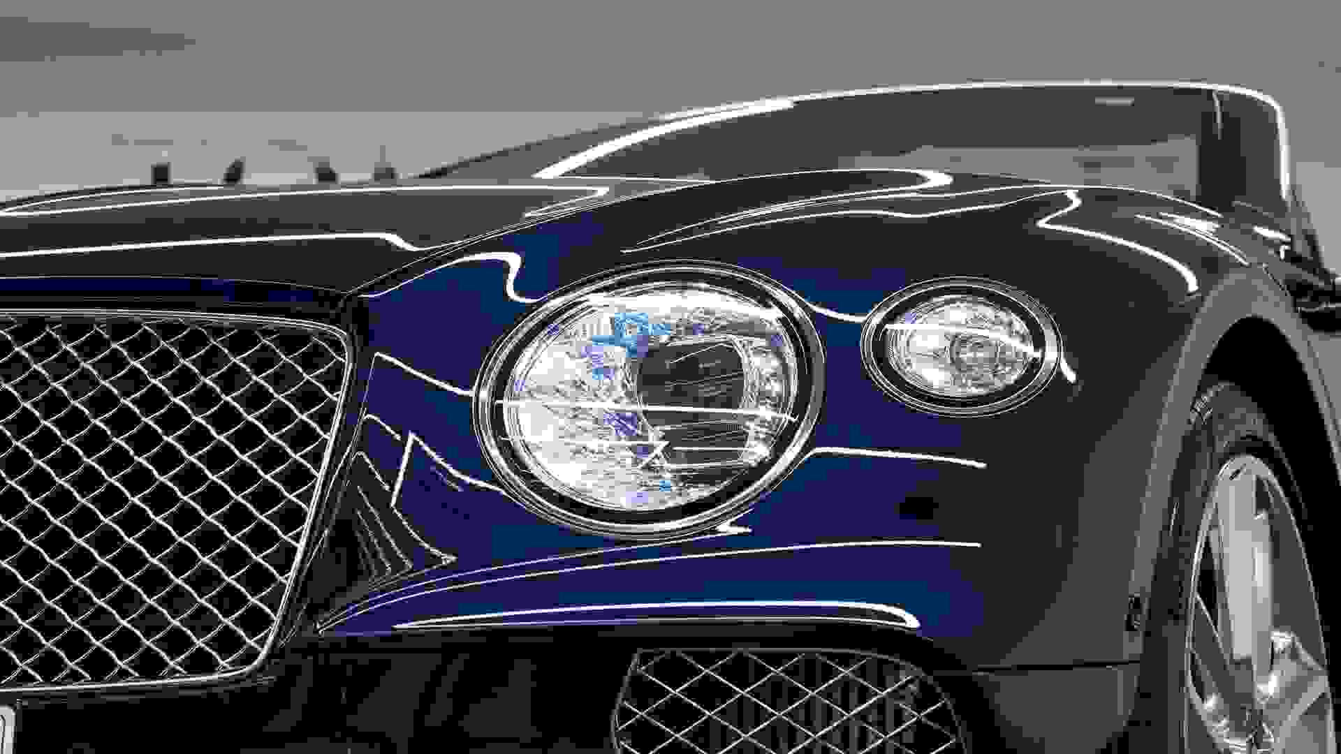 Bentley CONTINENTAL GTC Photo fb608e5f-8a4c-4d37-87f7-1643c5b1e2e6.jpg