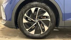 VOLKSWAGEN ID.4 Photo 5
