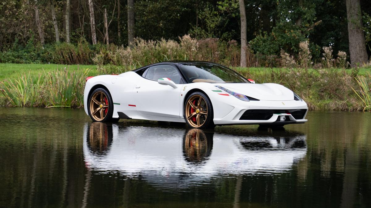 Used 2015 Ferrari 458 SPECIALE at Tom Hartley