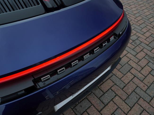 PORSCHE 911 Photo 30