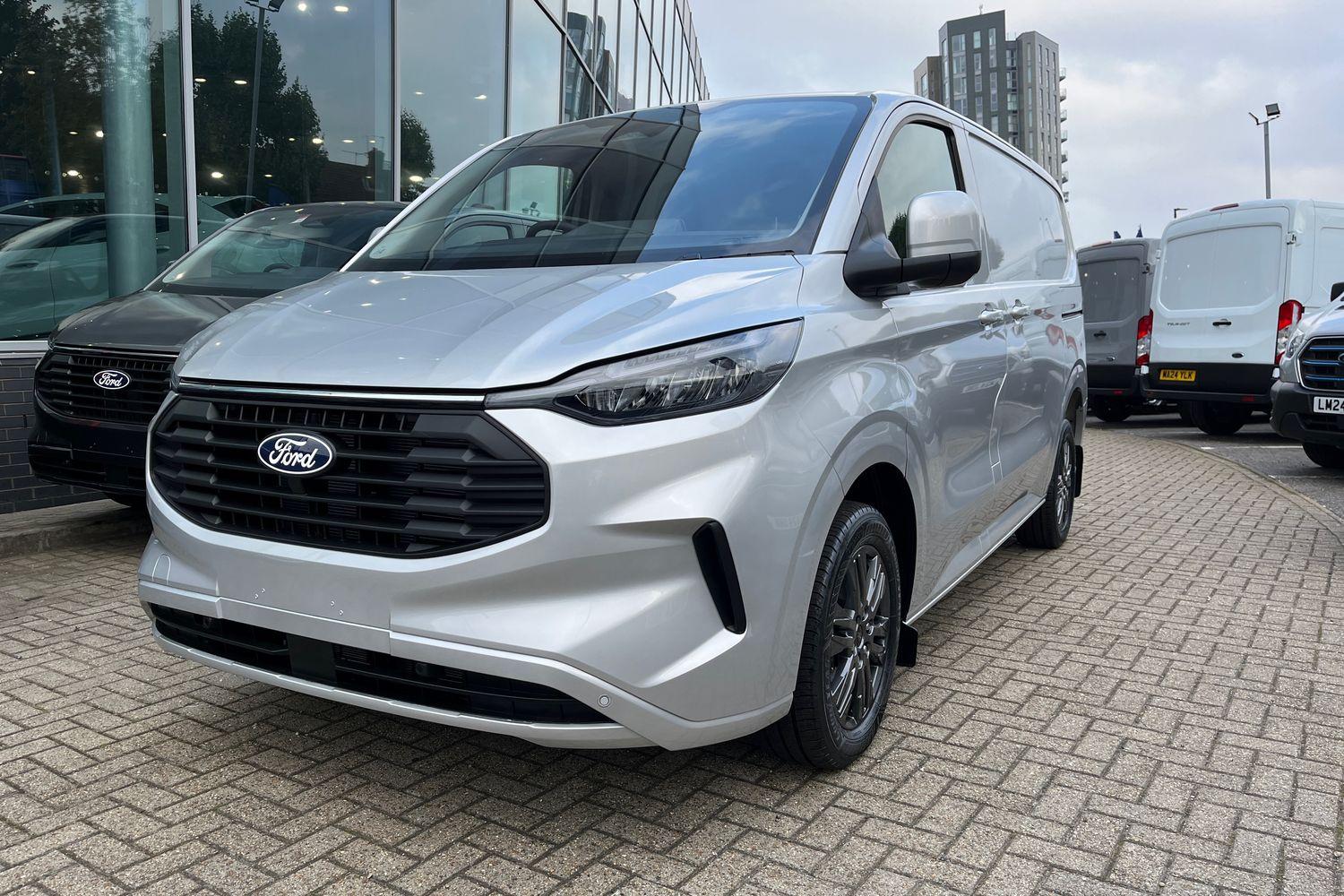 Ford TRANSIT CUSTOM Photo 26