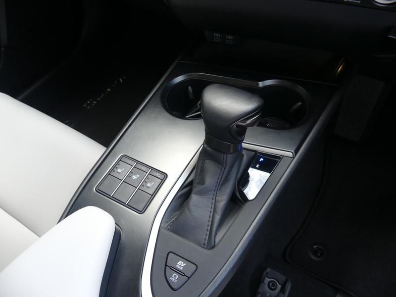 Lexus UX Photo fbda633e-0fa5-420f-886c-6b09811b8ac5.jpg