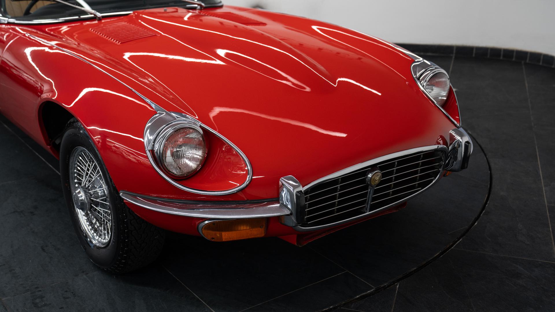 Jaguar E-Type Photo fbdc5233-4549-4e15-ad6f-312cdc9a9c65.jpg