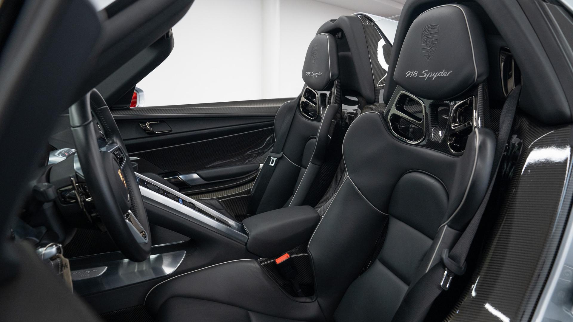 Porsche 918 Photo fbe79518-f6bd-4986-9142-9f5f27d184ec.jpg