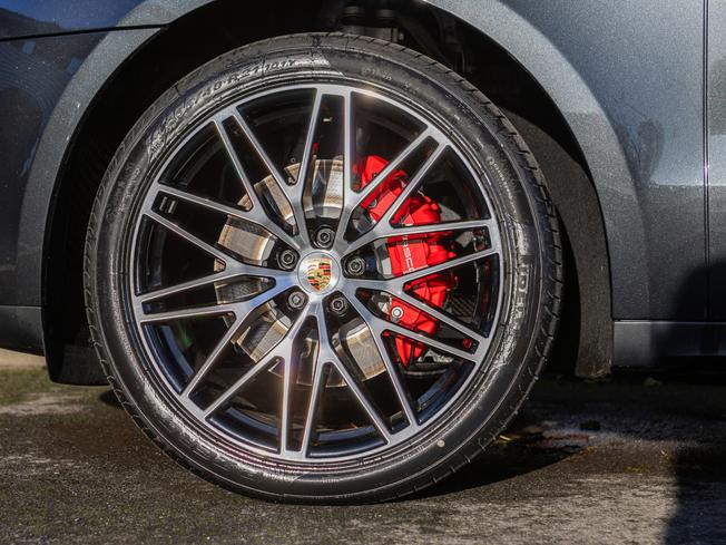 PORSCHE Macan Photo 4