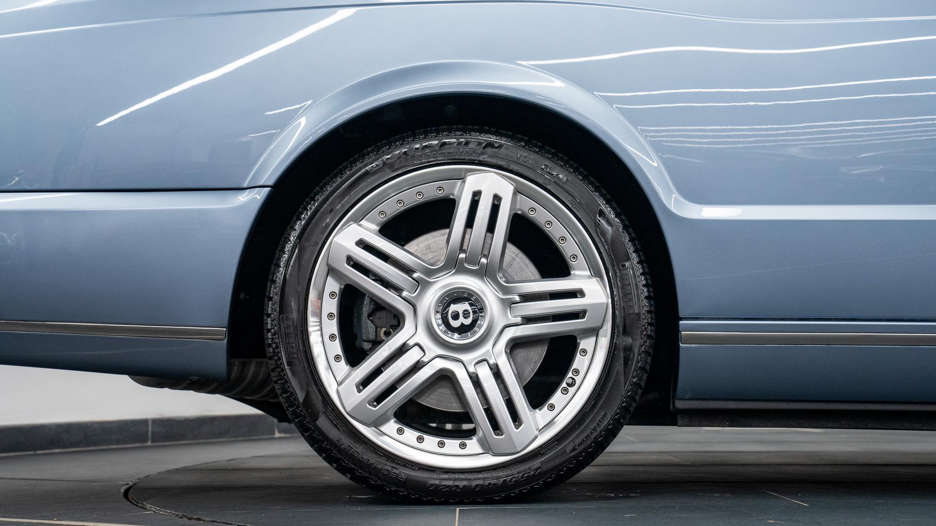 Bentley Azure T Photo fbffb4cf-40a3-4cfa-934e-17d087dc15be.jpg