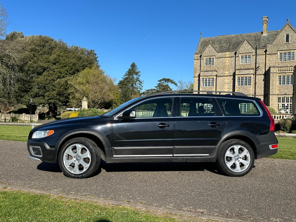 Used Volvo XC70 RE11DBU 6