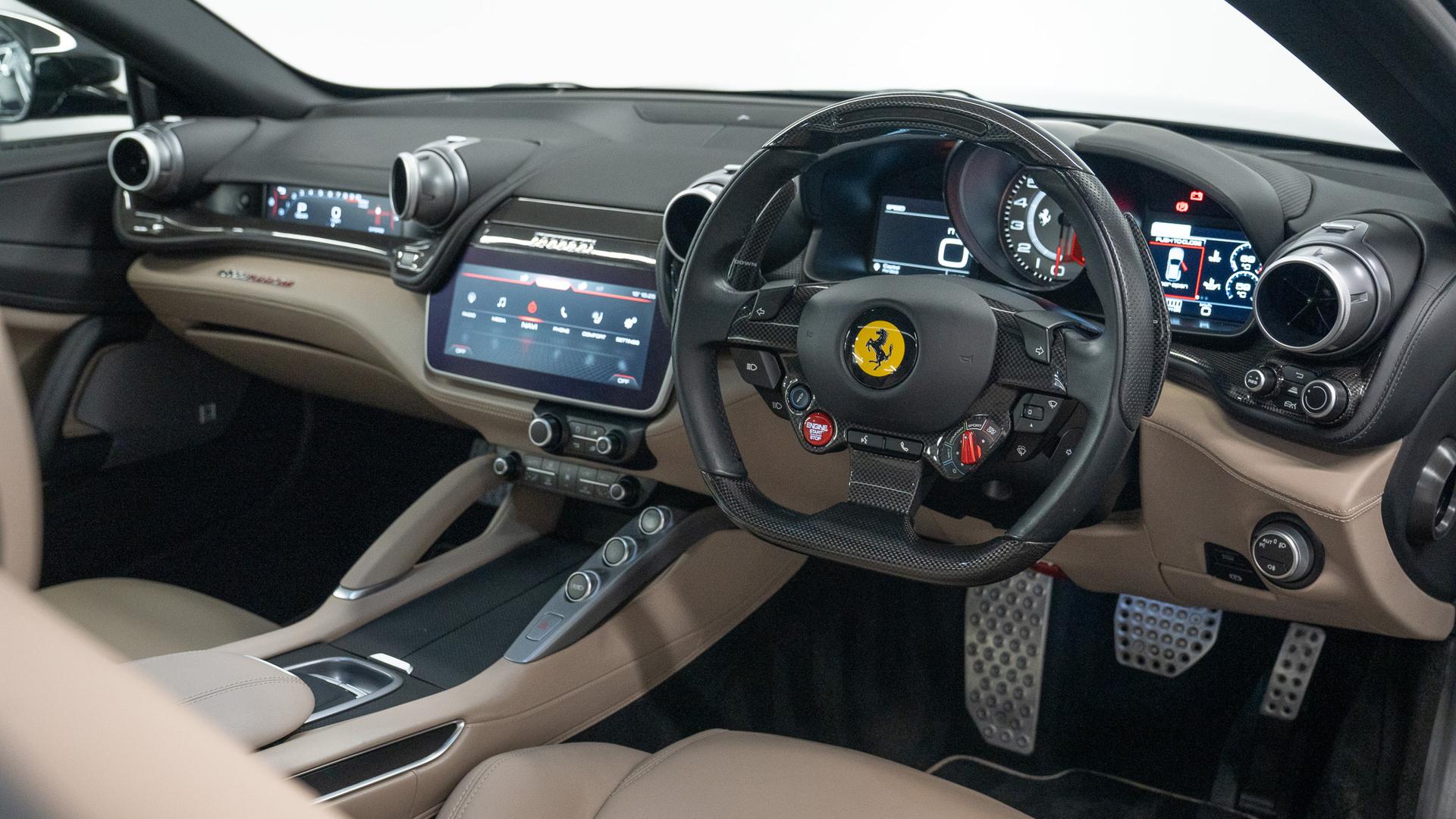 Ferrari GTC4Lusso Photo fc1a40bd-4c8f-438a-be85-241cecf4af31.jpg
