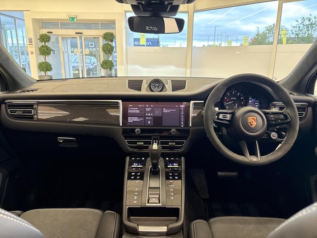 PORSCHE Macan Photo 27