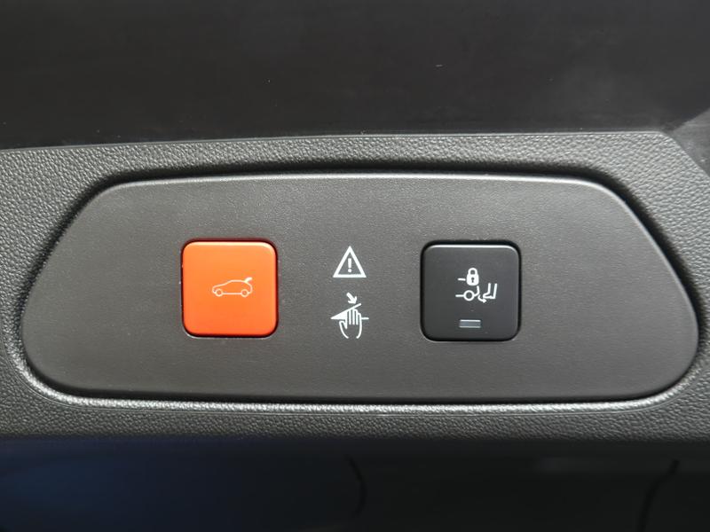 Vauxhall Grandland X Photo fc43a723-c408-40d5-aecd-cae58132a5bf.jpg