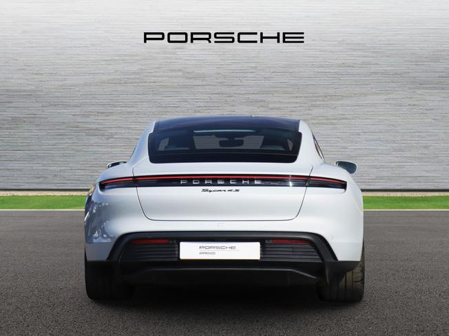 PORSCHE Taycan Photo 5