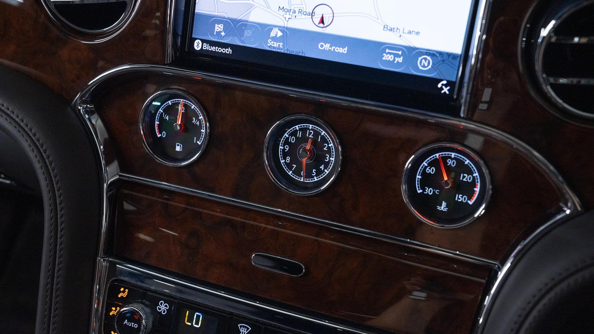 Bentley Mulsanne Photo fc86e1f6-fd17-43b8-bed5-f40fc6c01d41.jpg