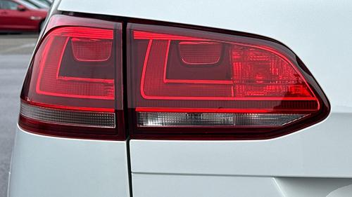 Volkswagen Golf Photo fc9b6e1f-26e0-43d2-8b69-061fd1956d19.jpg