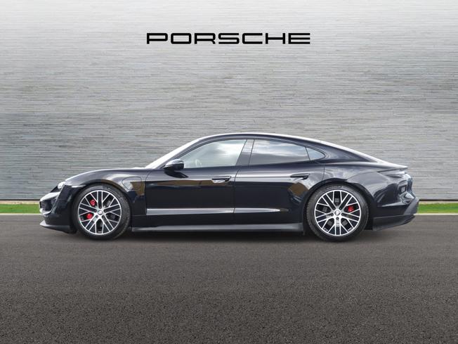 PORSCHE Taycan Photo 3