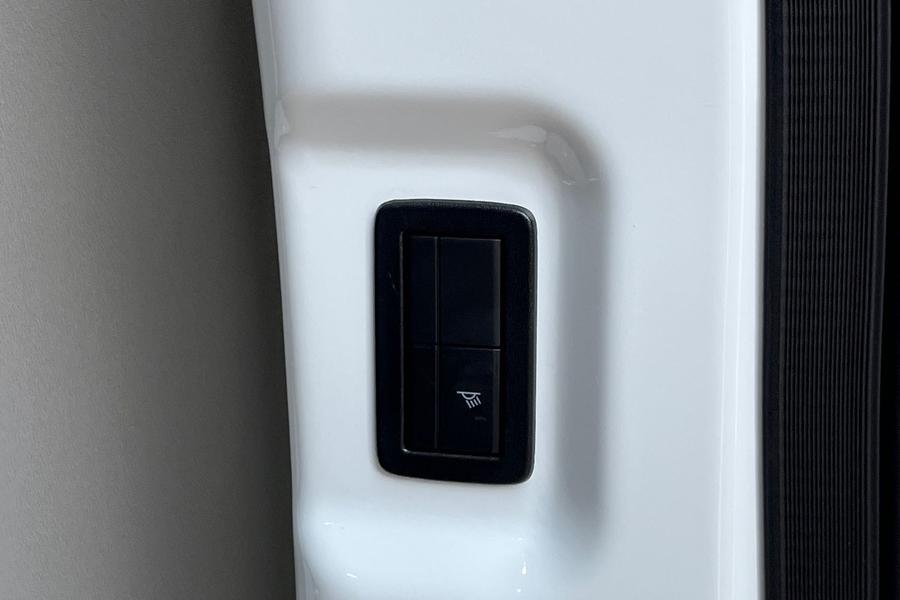 Ford TRANSIT CUSTOM Photo fcac06e5-341f-47e8-8dfd-120cdcbafc42.jpg