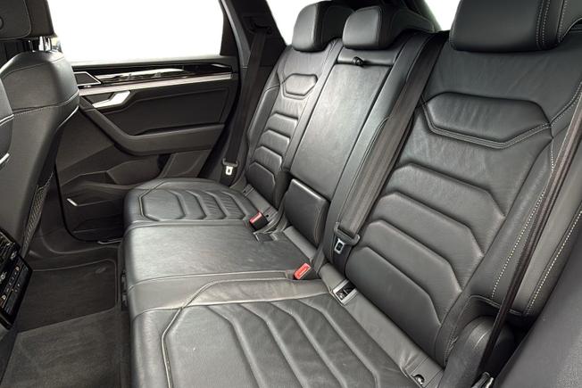 VOLKSWAGEN Touareg Photo 9
