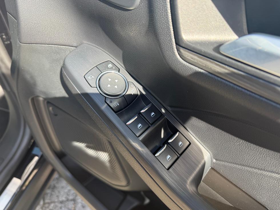 Ford Kuga Photo fcb1cd1a-fc11-4ce0-9b6e-6fb288961ae5.jpeg