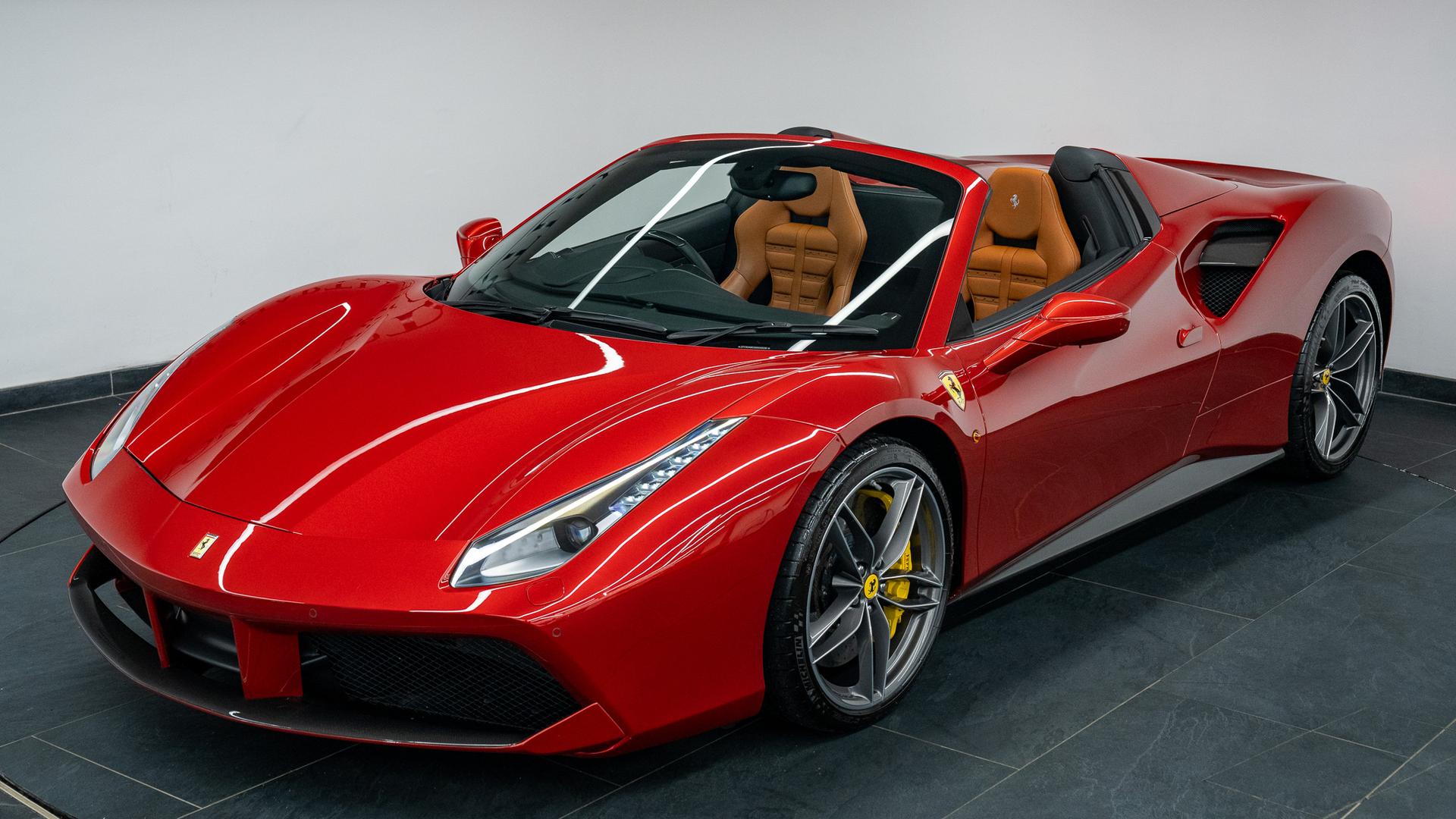Ferrari 488 Photo fcb89f47-316a-467a-bd8b-54ace78d19a7.jpg