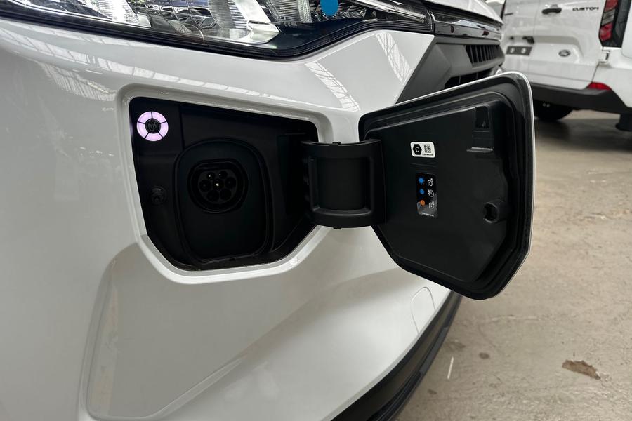 Ford TRANSIT CUSTOM Photo fcb90d6d-7754-457f-9796-13a968285418.jpg