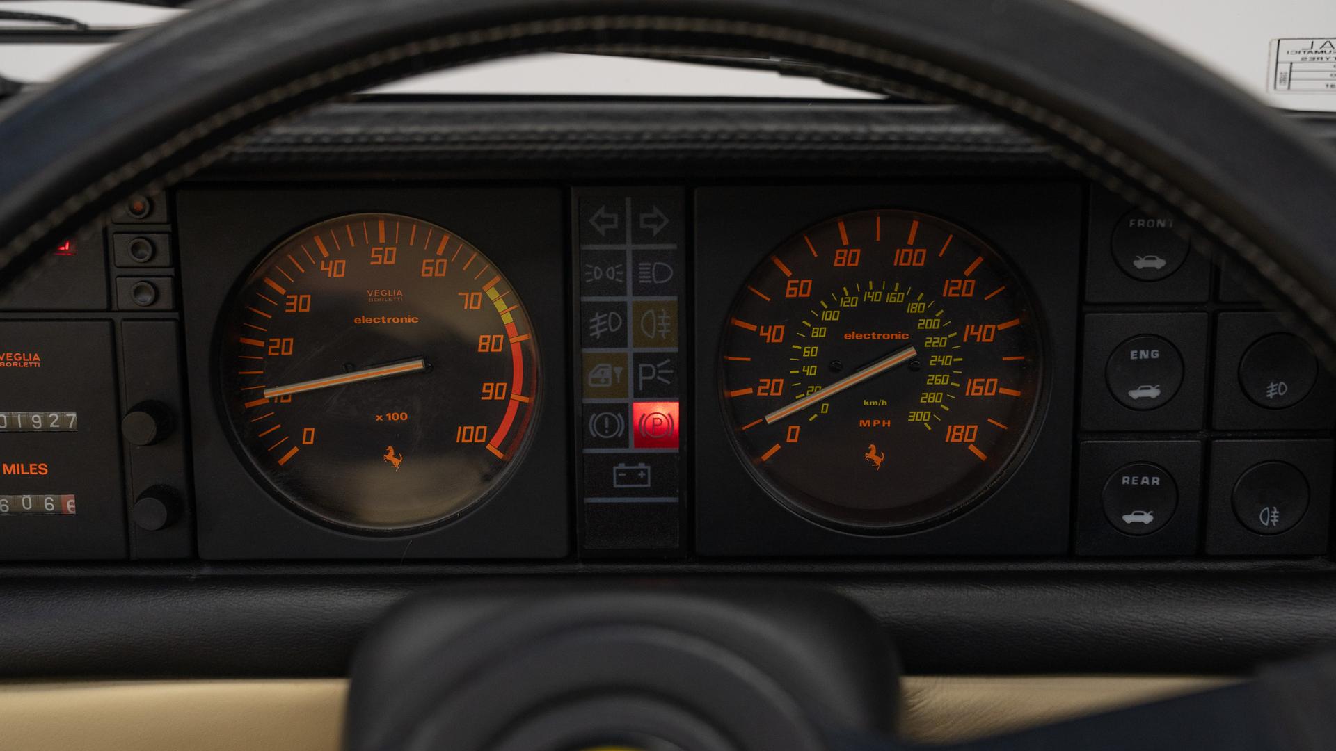 Ferrari Mondial 3.2 Cabriolet Photo fcbed565-ecea-4198-ac24-a83d974aac10.jpg