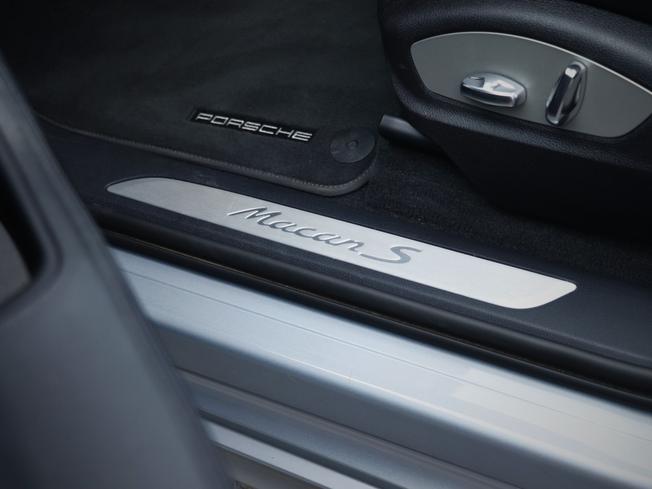 PORSCHE Macan Photo 24