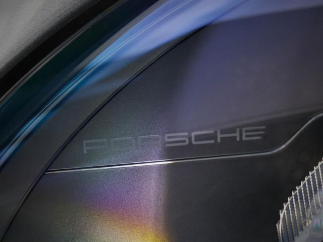PORSCHE 911 Photo 17