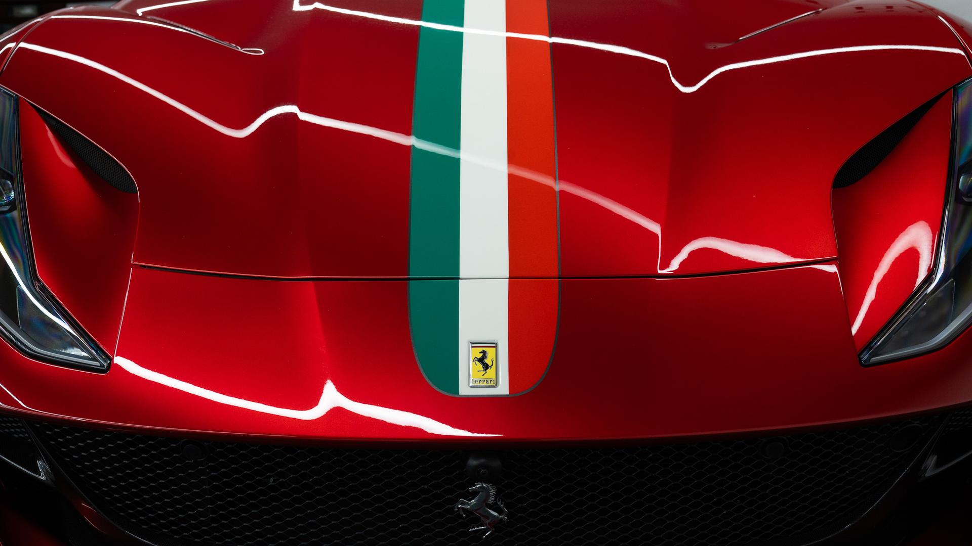 Ferrari 812 Superfast Photo fcc59408-6ad6-4acd-a8e9-30fec676cb4e.jpg