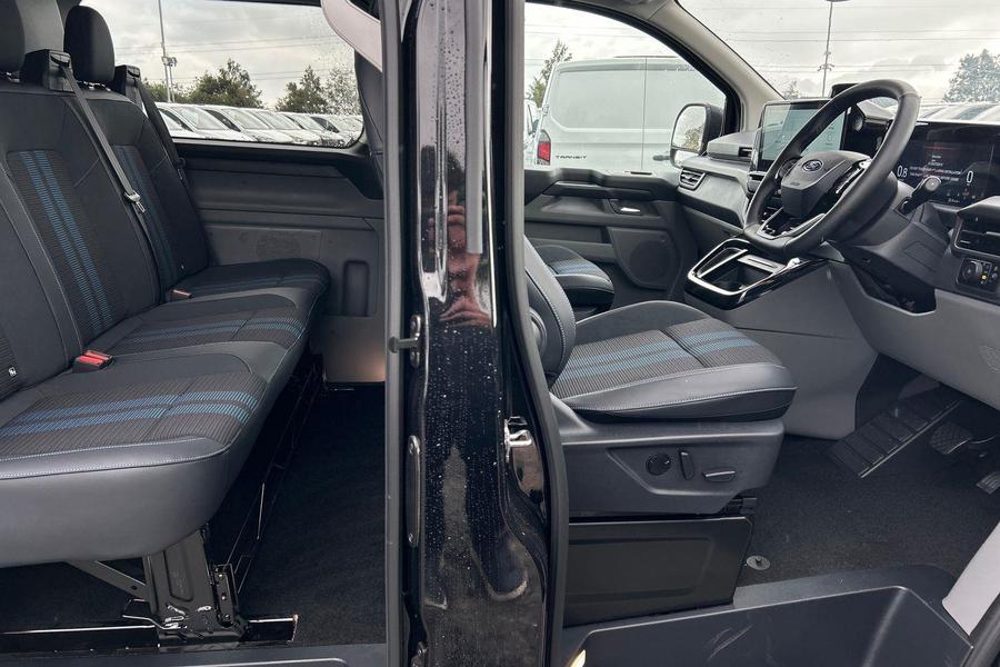Ford TRANSIT CUSTOM Photo fcc7af53-0339-4a4b-b1da-7686ed6cfcd7.jpg