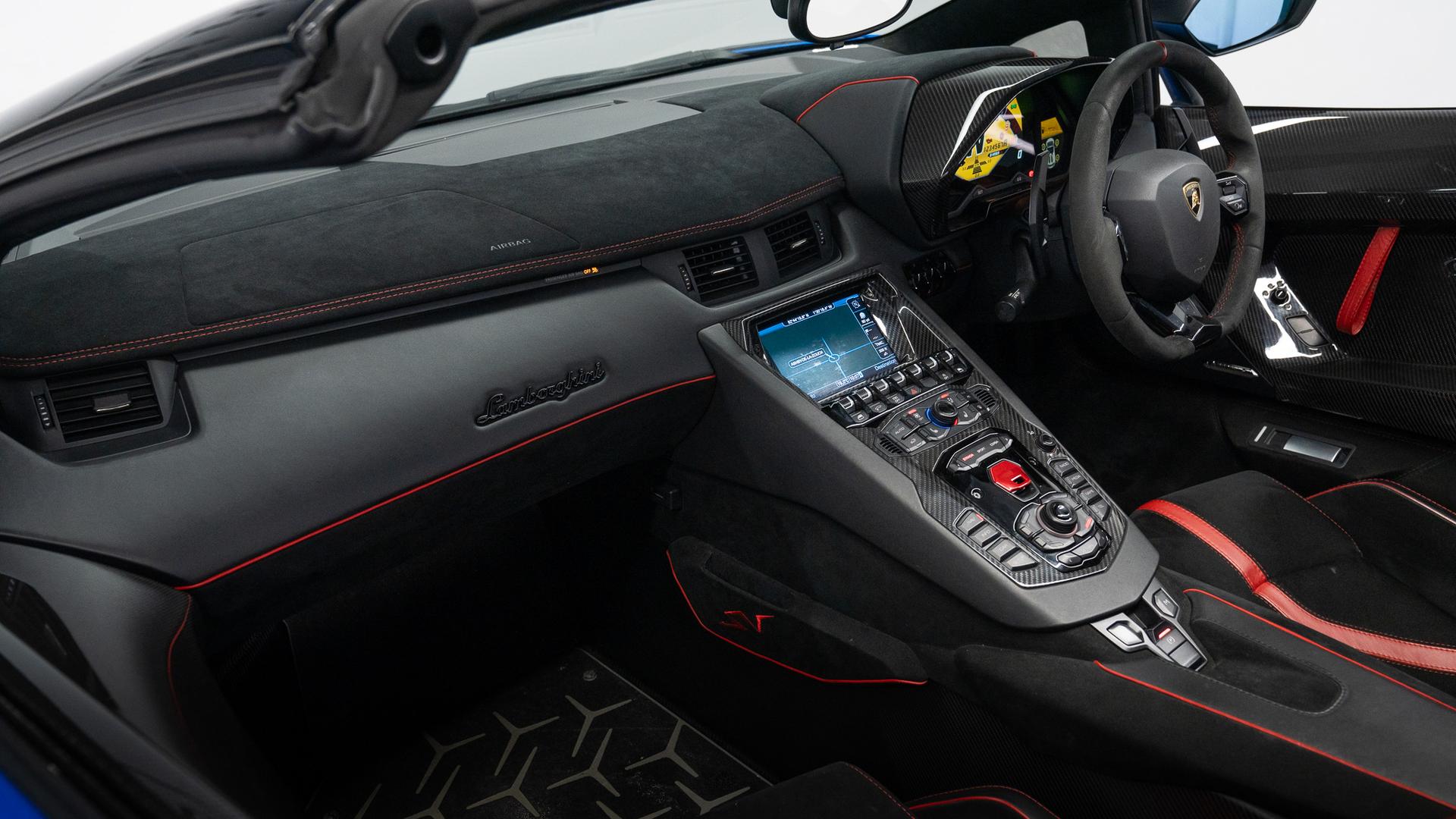 LAMBORGHINI Aventador Photo fcc9e973-269f-4a25-b8fa-dd4ec3ece356.jpg