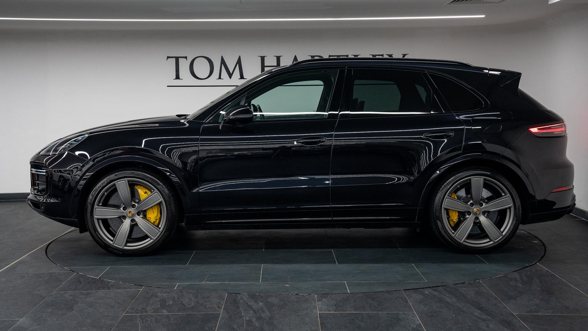 Porsche Cayenne Photo fcd4e297-c152-4401-9871-a944260996f9.jpg